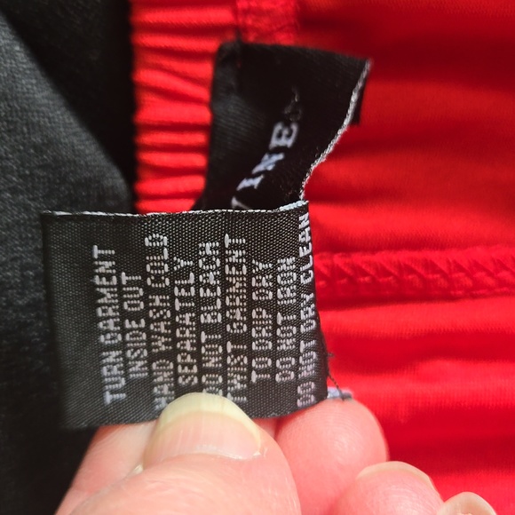 Larry Levine Red Skirt - Picture 4 of 4